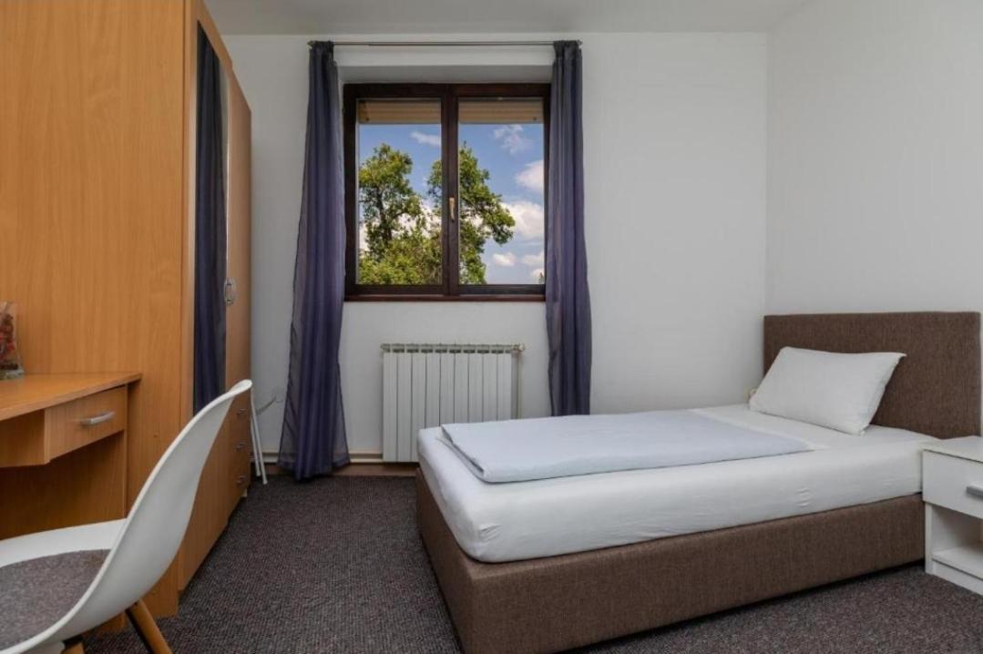 Apartment Karlovac Eksteriør billede