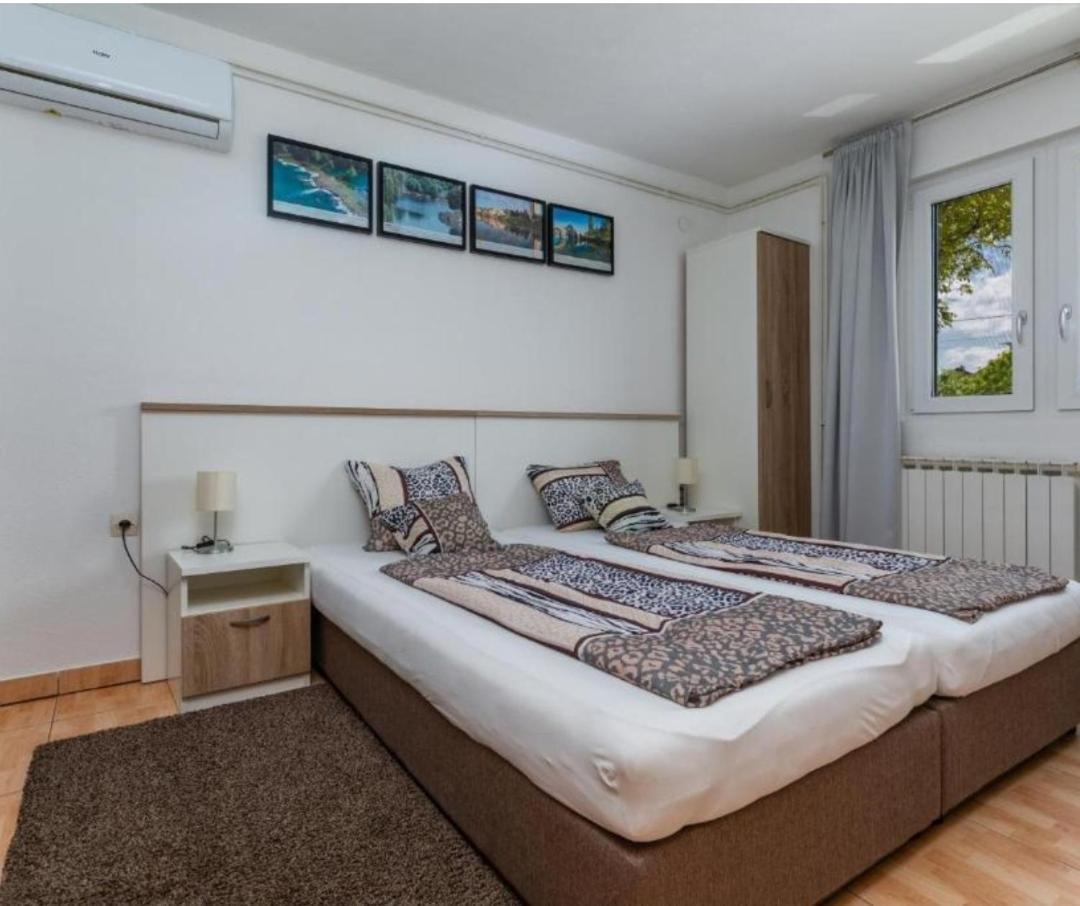 Apartment Karlovac Eksteriør billede