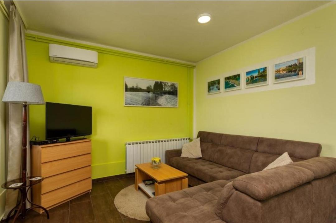 Apartment Karlovac Eksteriør billede