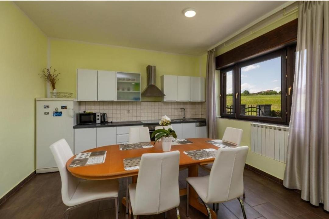 Apartment Karlovac Eksteriør billede