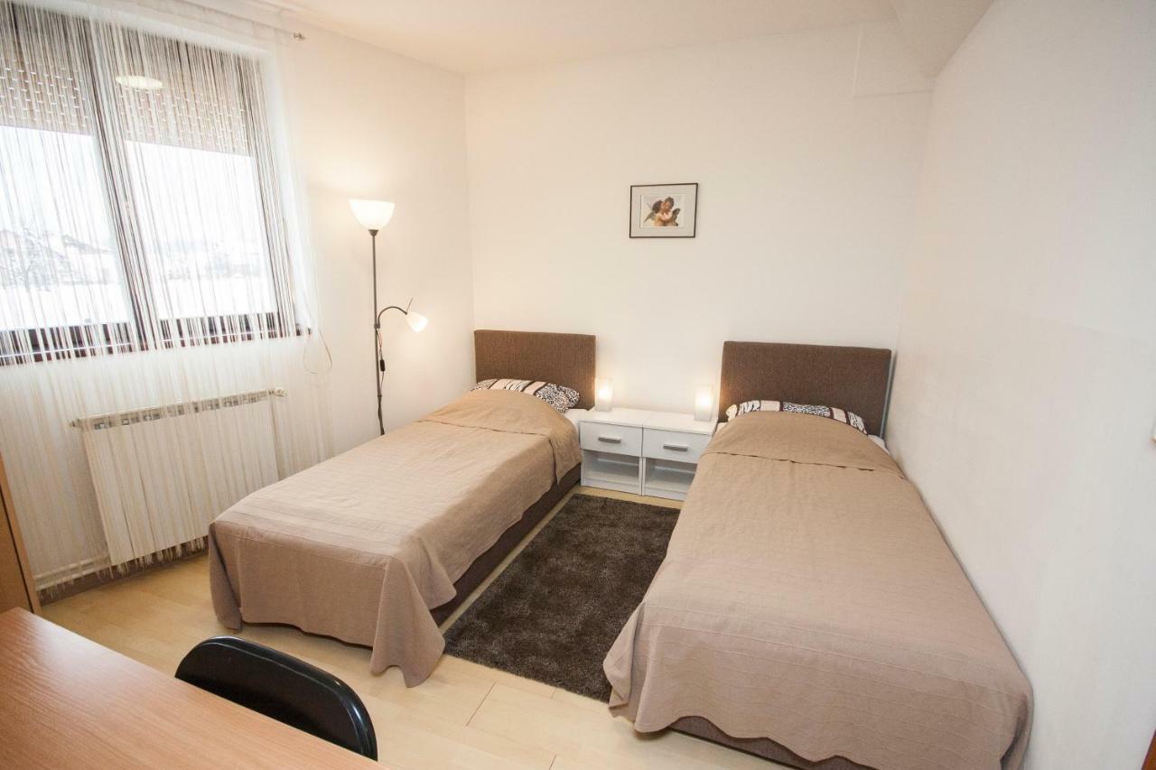 Apartment Karlovac Eksteriør billede
